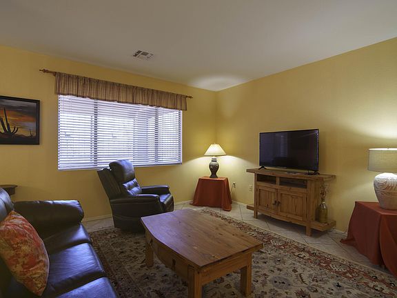 5th image of 327 N Crescent Bell Dr