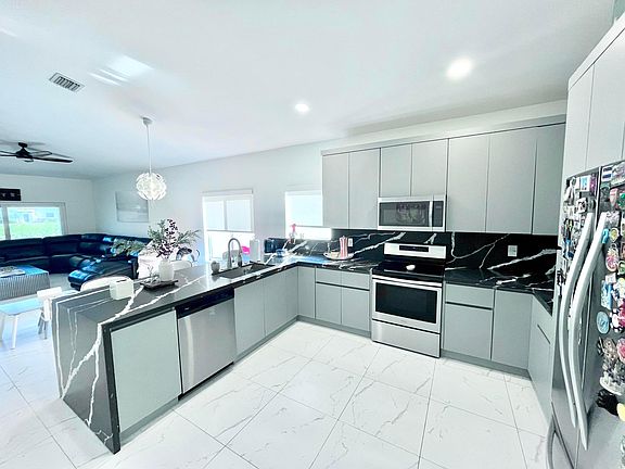 4th image of 1334 SW 44TH Terrace