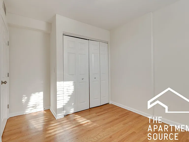 2530 W Leland Ave #1 — Photo 10