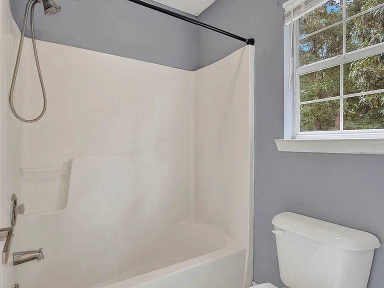 128 Saint Ives Dr — Photo 28