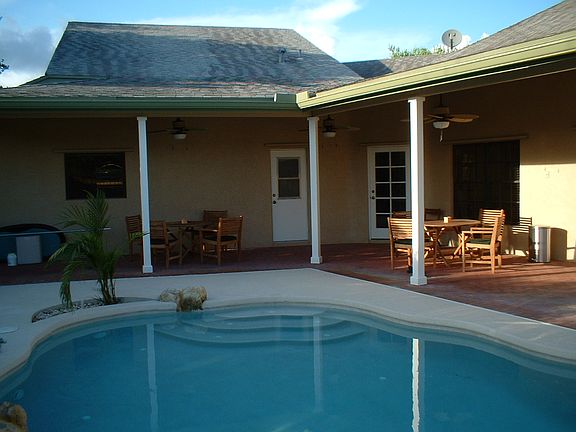 4th image of 628 East Dr