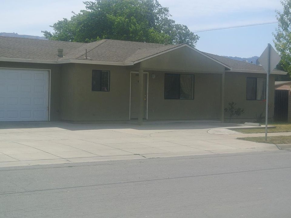 2nd image of 925 Belden St