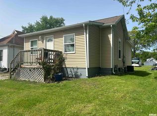 725 S Wyandotte St, Taylorville, IL 62568
