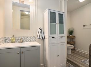 70 W 13th St APT E, Holland, MI