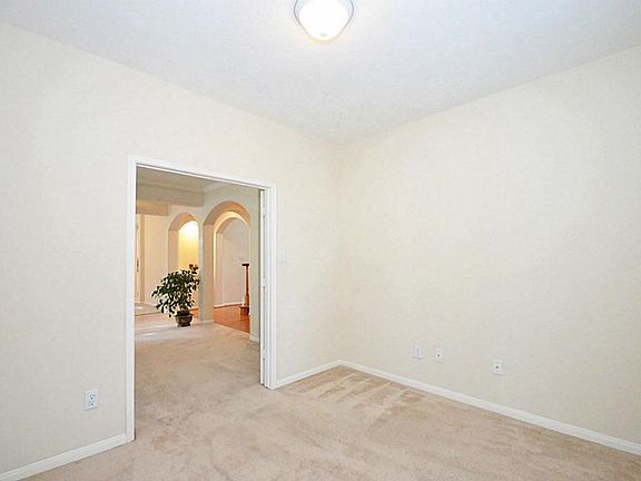5th image of 4102 Walkabout Cir