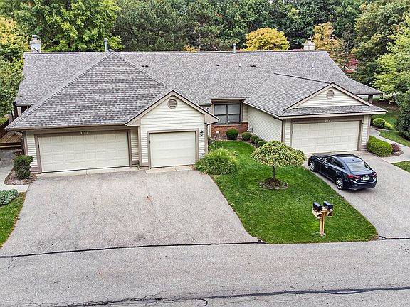2nd image of 2141 Deer Hollow Dr SE