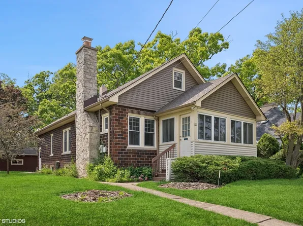 102 High St, Highwood, IL 60040