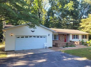 11743 E Goshen Meadows Rd, Mount Vernon, IL 62864