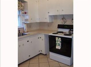 8 Fern Ave, Falmouth, ME 04105