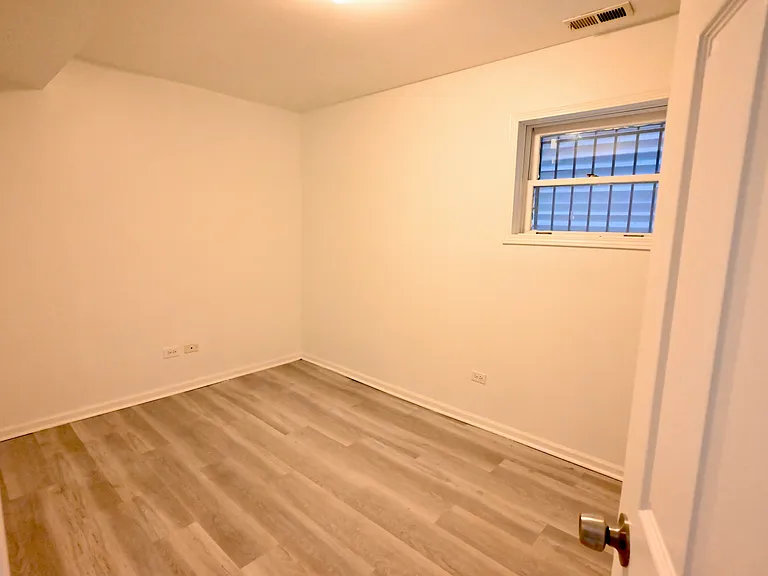 1528 W Chestnut St #B — Photo 11