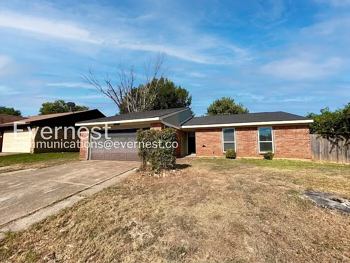 1800 Heidelberg Dr — Photo 1