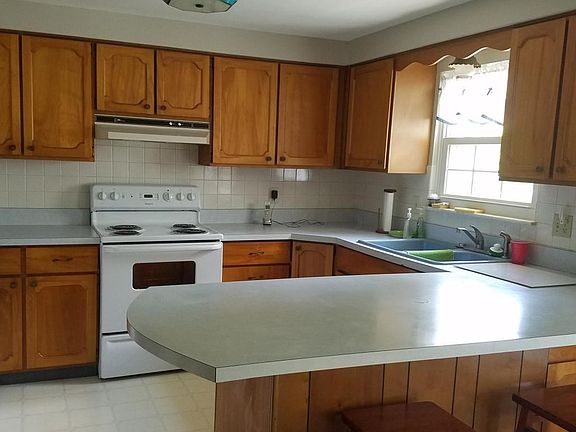 3rd image of 2979 Barbee Ave