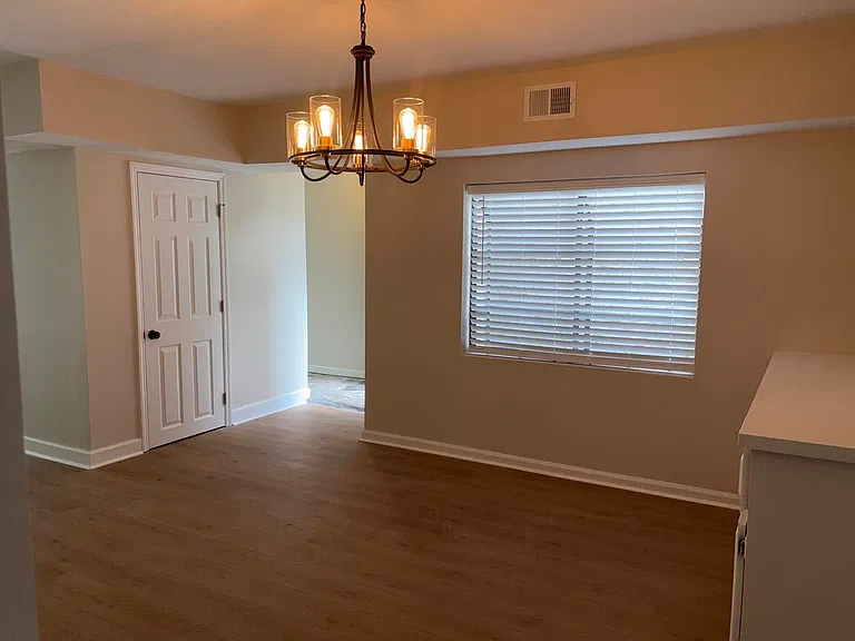 646 Center Court Dr — Photo 3
