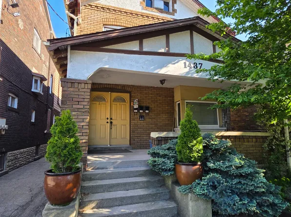 1487A King St W, Toronto, ON M6K 1J4