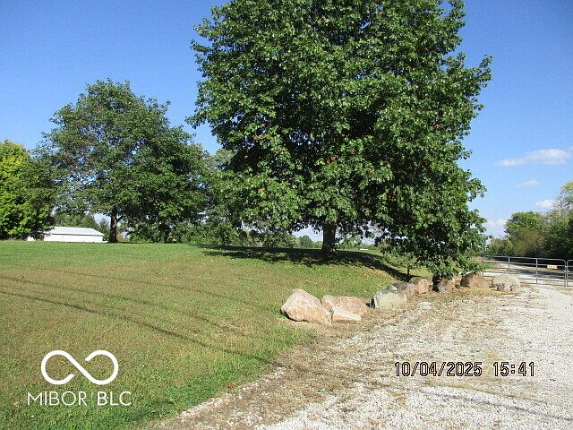 2nd image of 8235 S Franklin Rd