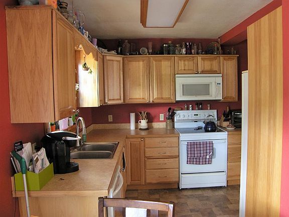 3rd image of 132 N Cedar Dr