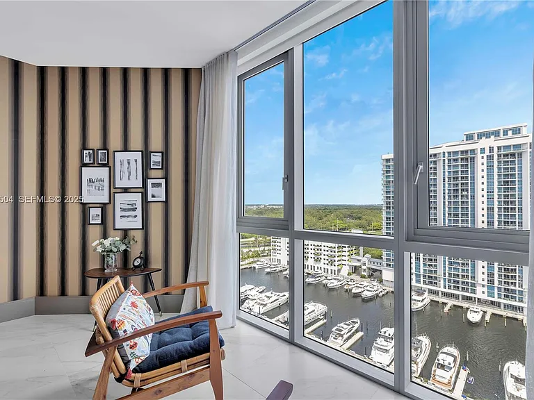 17111 Biscayne Blvd #1709 — Photo 34