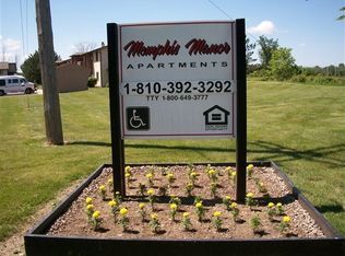 80521 Henderson St APT 4B, Memphis, MI 48041