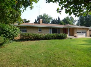 451 Chippewa Rd, Benton Harbor, MI 49022