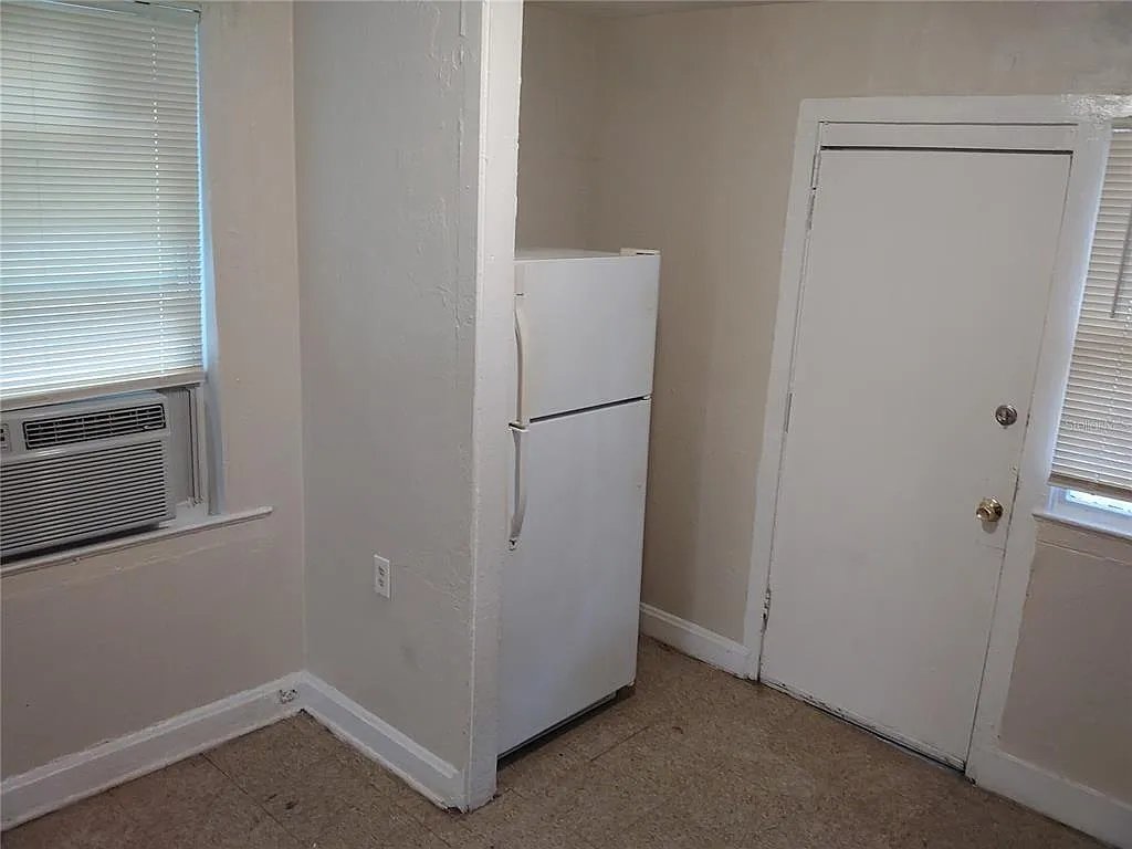 2 bed, 1.0 bath, 706 sqft, $899 — Photo 4