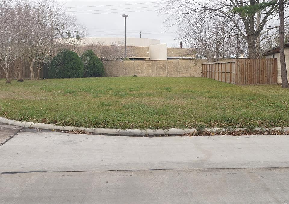 1st image of 131 Squires Bnd