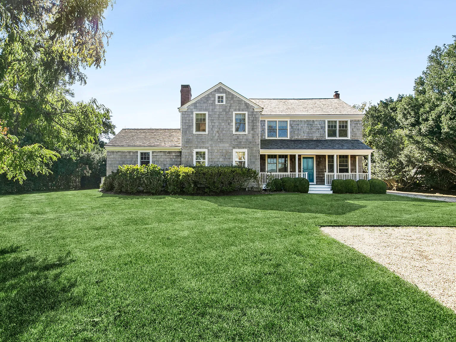 Classic Wainscott Farmhouse — Photo 1