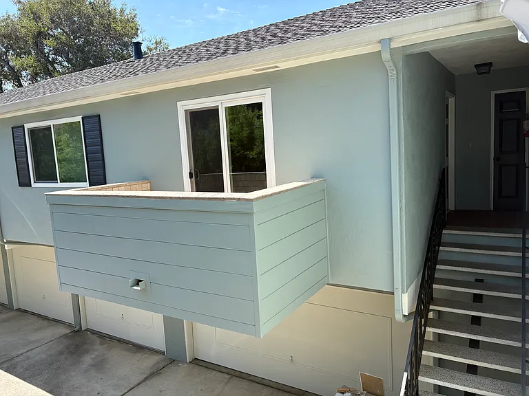 Upstairs unit with no one above
