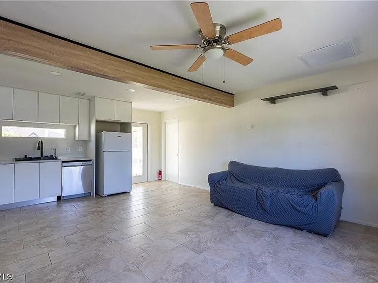 4323 7th St W — Photo 2