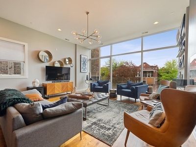 2435 W Walton St APT 3, Chicago, IL, 60622