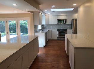 12 Stratford Rd, Barrington, RI 02806