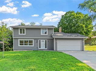 940 Windemere Curv, Minneapolis, MN 55441