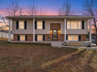 1349 Rainbow Forest Dr, Troutville, VA 24175