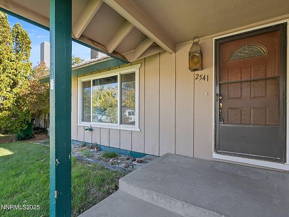 3rd image of 2541 Brentwood Dr