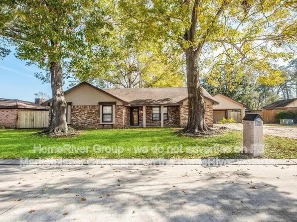 12510 Old River Dr, Mont Belvieu, TX 77523