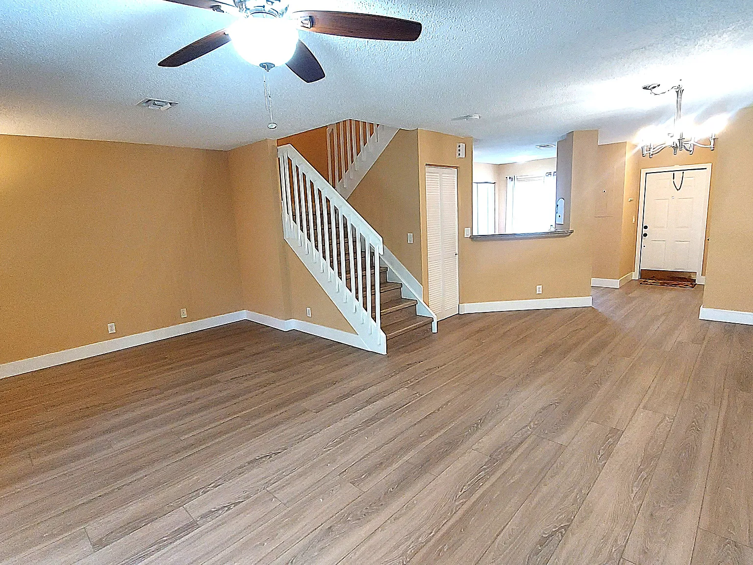4718 SW 13th Court — Photo 3