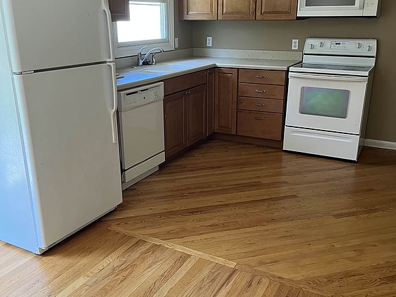 4th image of 2111 Pleasantview Ln