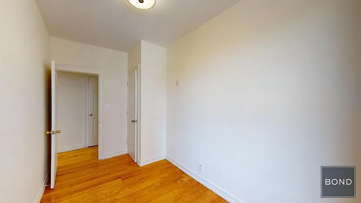 Rented by Bond New York | media 19