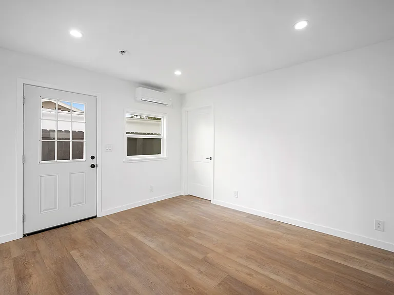 312 W Cedar Ave — Photo 14