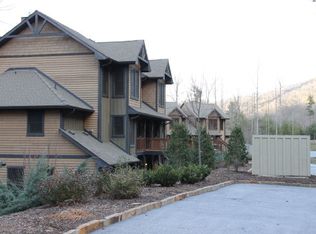 150 Saddle Notch Ln, Tuckasegee, NC 28783