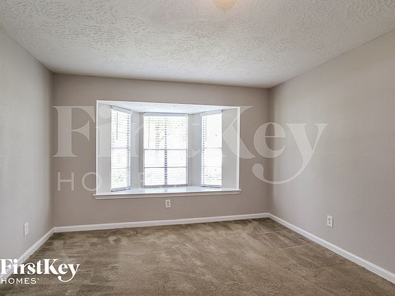 4th image of 24106 Creekview Dr