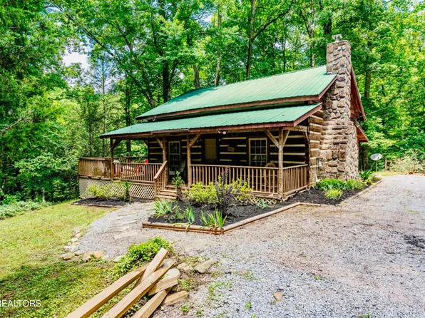 224 Deer Run Dr, Maryville, TN 37803