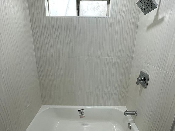 5th image of 5219 E Ocean Blvd APT 1