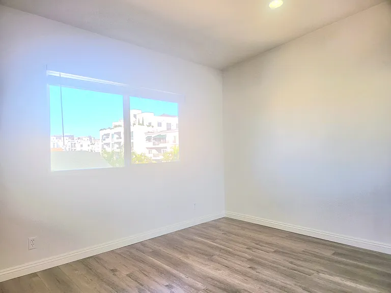 1147 S Serrano Ave #4 — Photo 6
