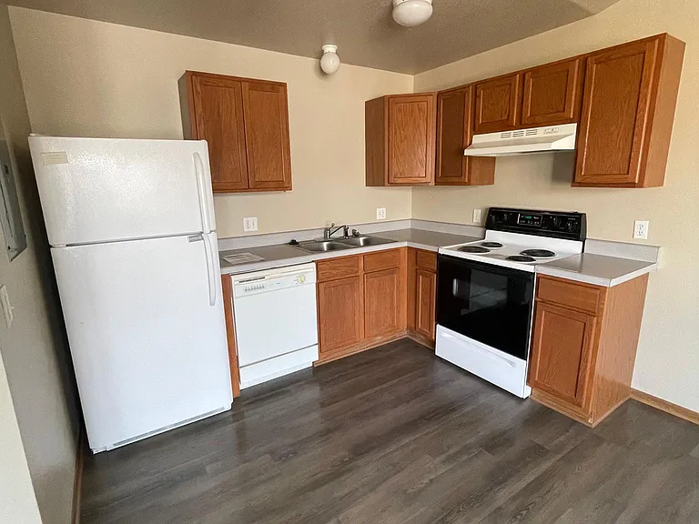 841 Dickinson Ave #8 — Photo 3
