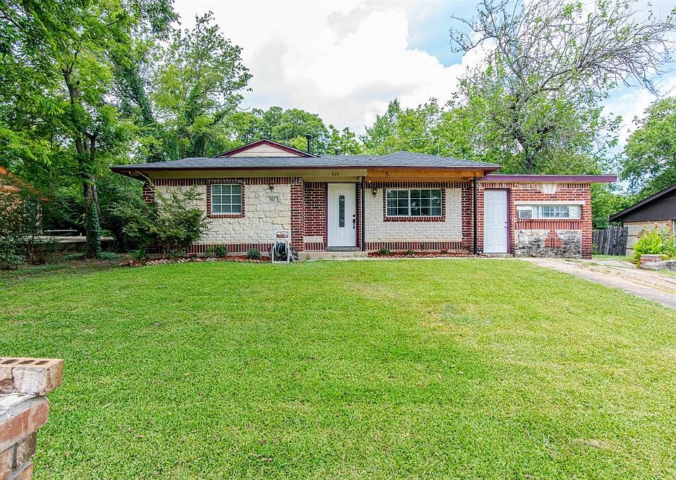1st image of 927 Lilac Ln