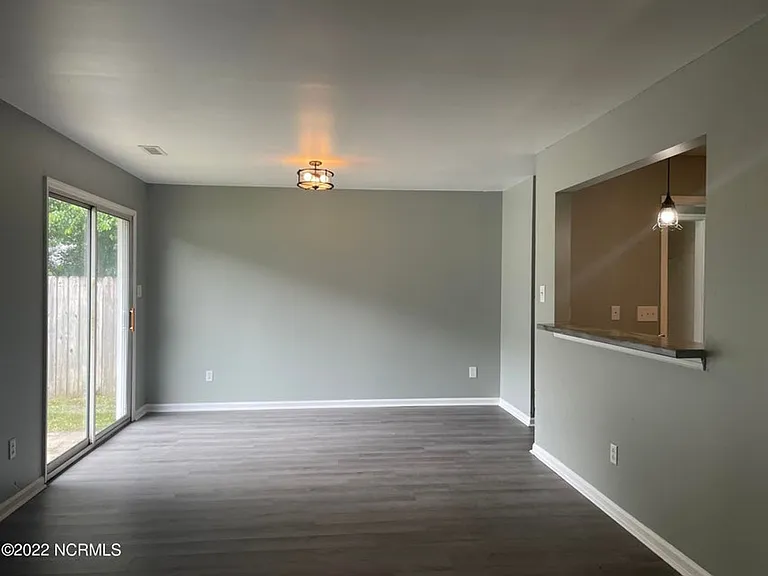 3031 Foxhorn Rd — Photo 4