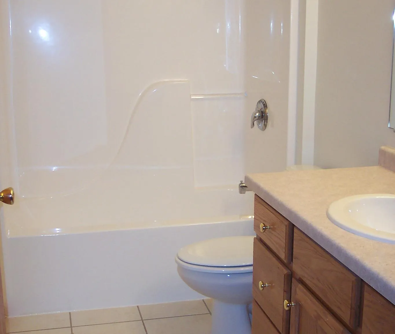2 bed, 1.5 bath, 1200 sqft, $1,250 — Photo 3