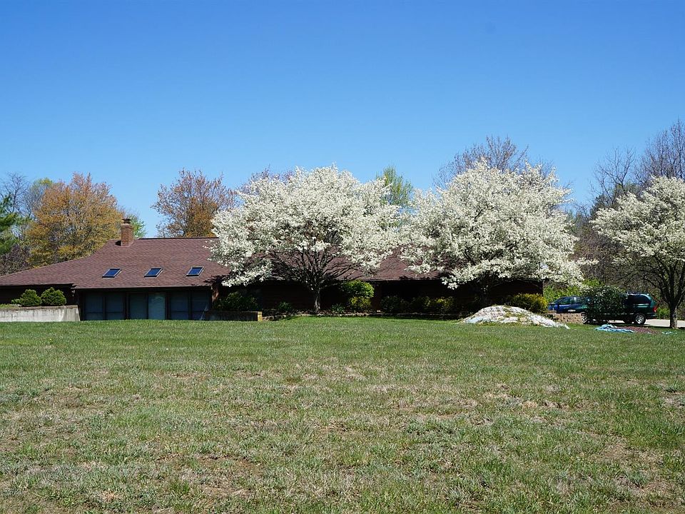 1st image of 8414 Deer Run Dr