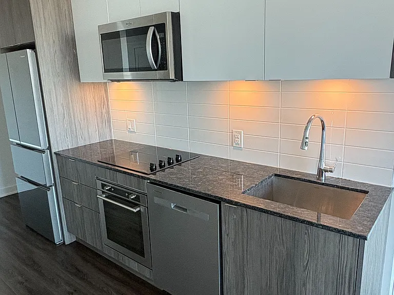 60 Princess St #1716 — Photo 15