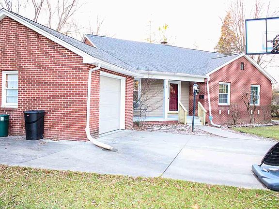 2nd image of 3 Roethke Ct
